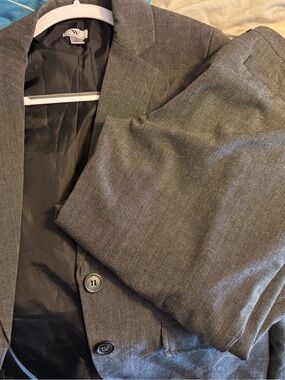 Worthington Woman’s Charcoal Gray Suit Blazer & Pants